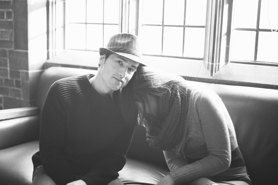 Engagement Photography Toronto : couple sitting together
