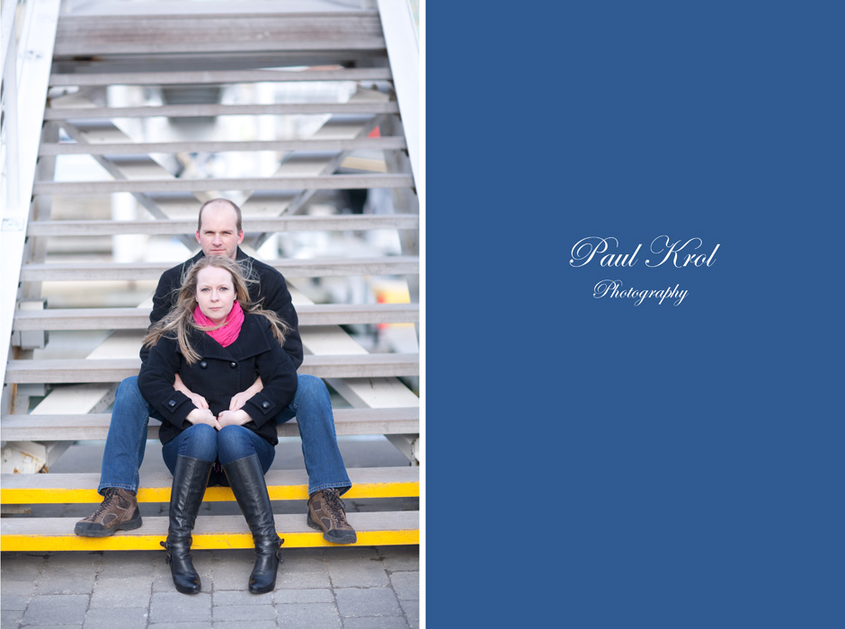 Engagement shots Toronto : couple sitting on stairs for portrait
