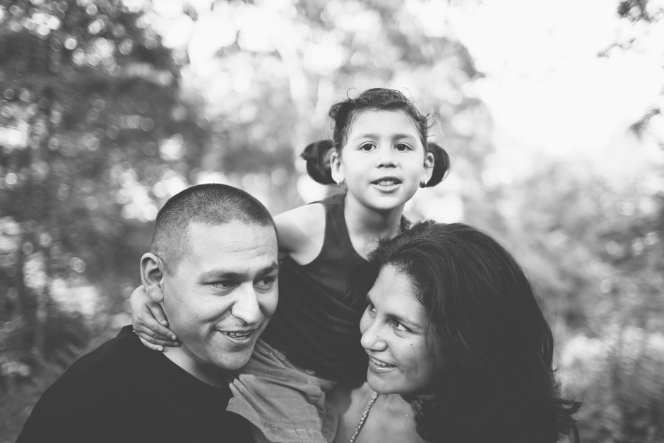 Photo of Family in Toronto's High Park : posing together