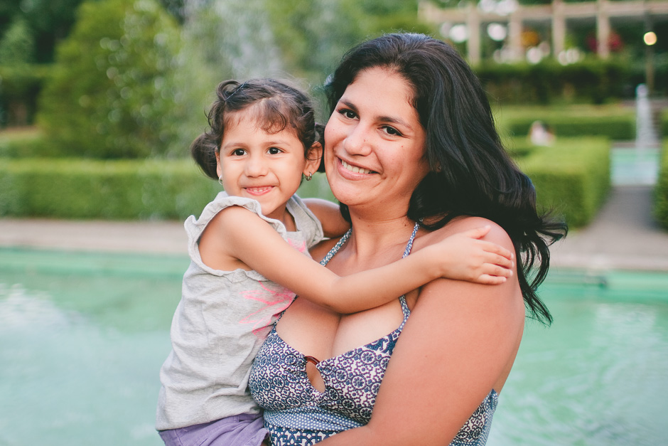 Toronto Family Photography : mommy and her daughter smiling - Patty Almeida