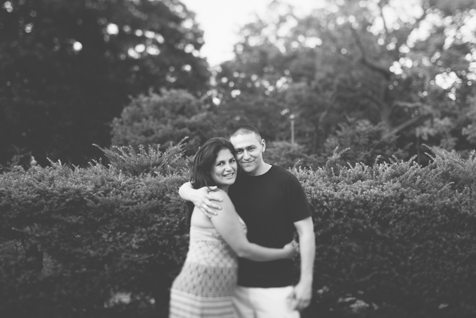 Toronto High Park Portrait Photographer : Jeff Almeida and his wife Patricia Almeida posing for picture