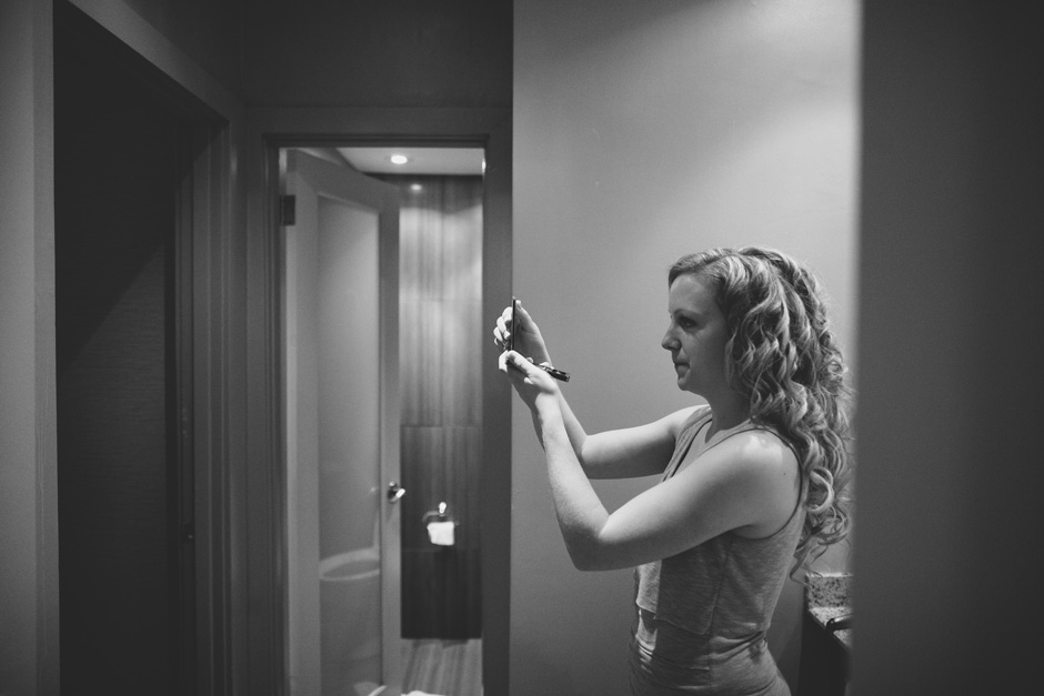 Bride getting ready 02