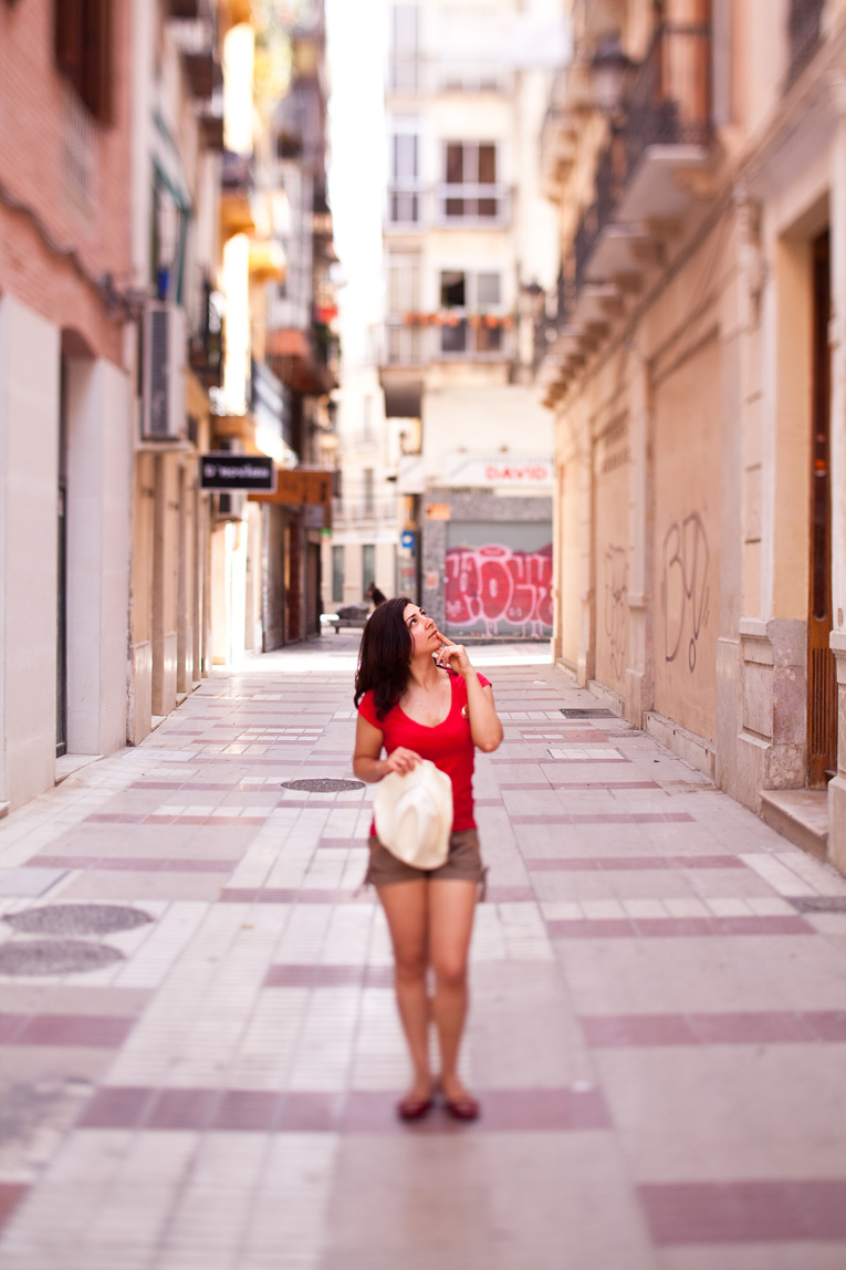 Toronto Photographer : Malaga, Spain Nanna Minasyan in an alley
