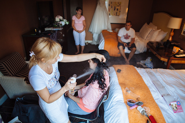 Toronto wedding photo bride getting ready 02