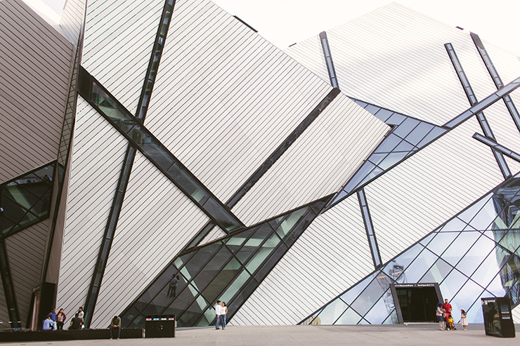 ROM engagement photo in Toronto