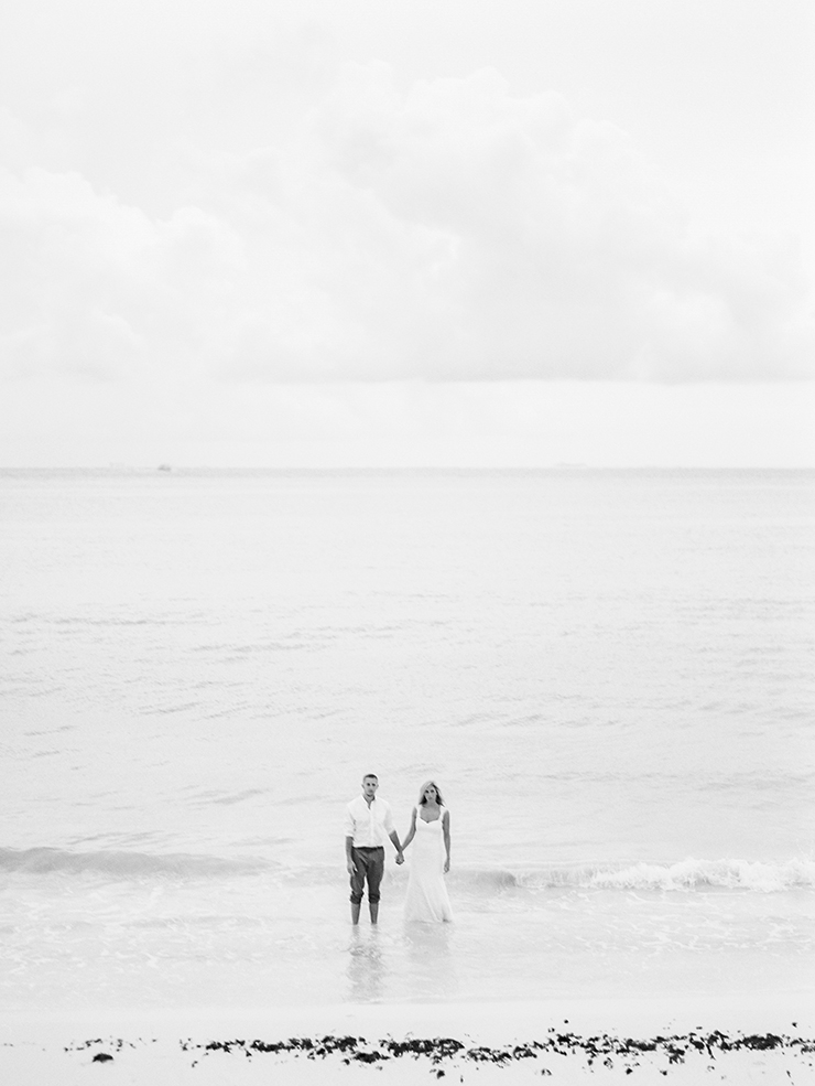 Trash the Dress session on beach in Mexico