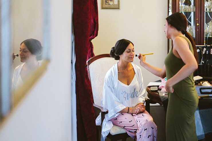 bride-getting-ready-wedding-pictures-by-toronto-photographer