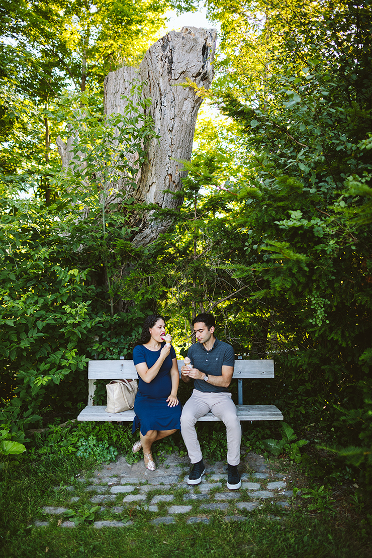 Affordable Toronto Couples photography at Edwards GardensToronto Couples photography at Edwards Gardens